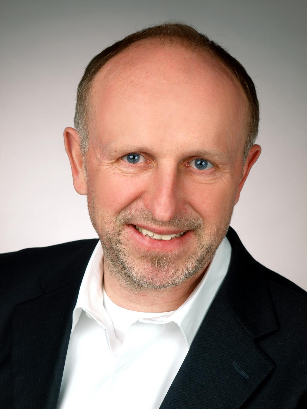 Wolfgang Mueller, University of Paderborn, DE Wolfgang Mueller, University of Paderborn, DE